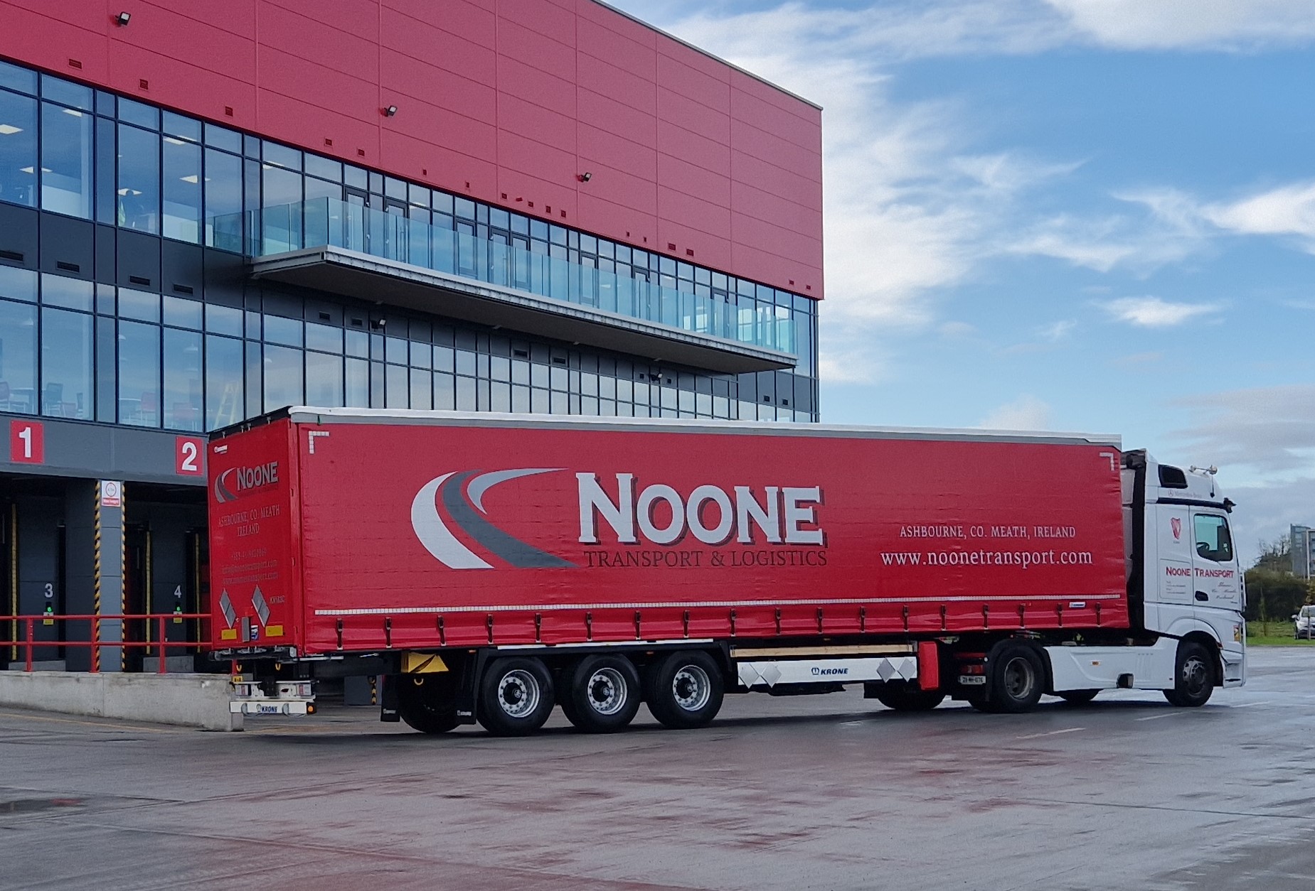 Irish Transporter Renews Trailers