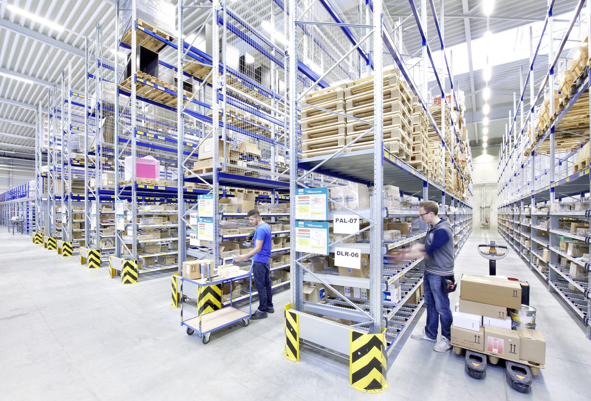 Small Parts Picking in Pallet Racking