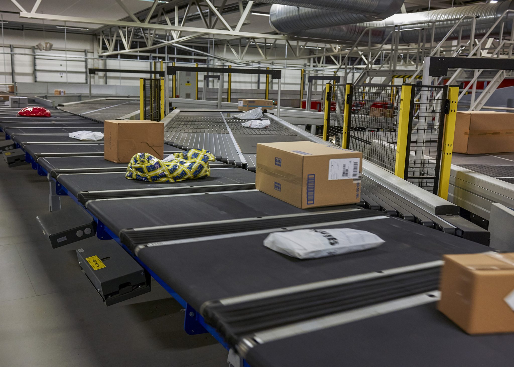 Beumer to Automate 800,000-Parcel Superhub for UK Royal Mail