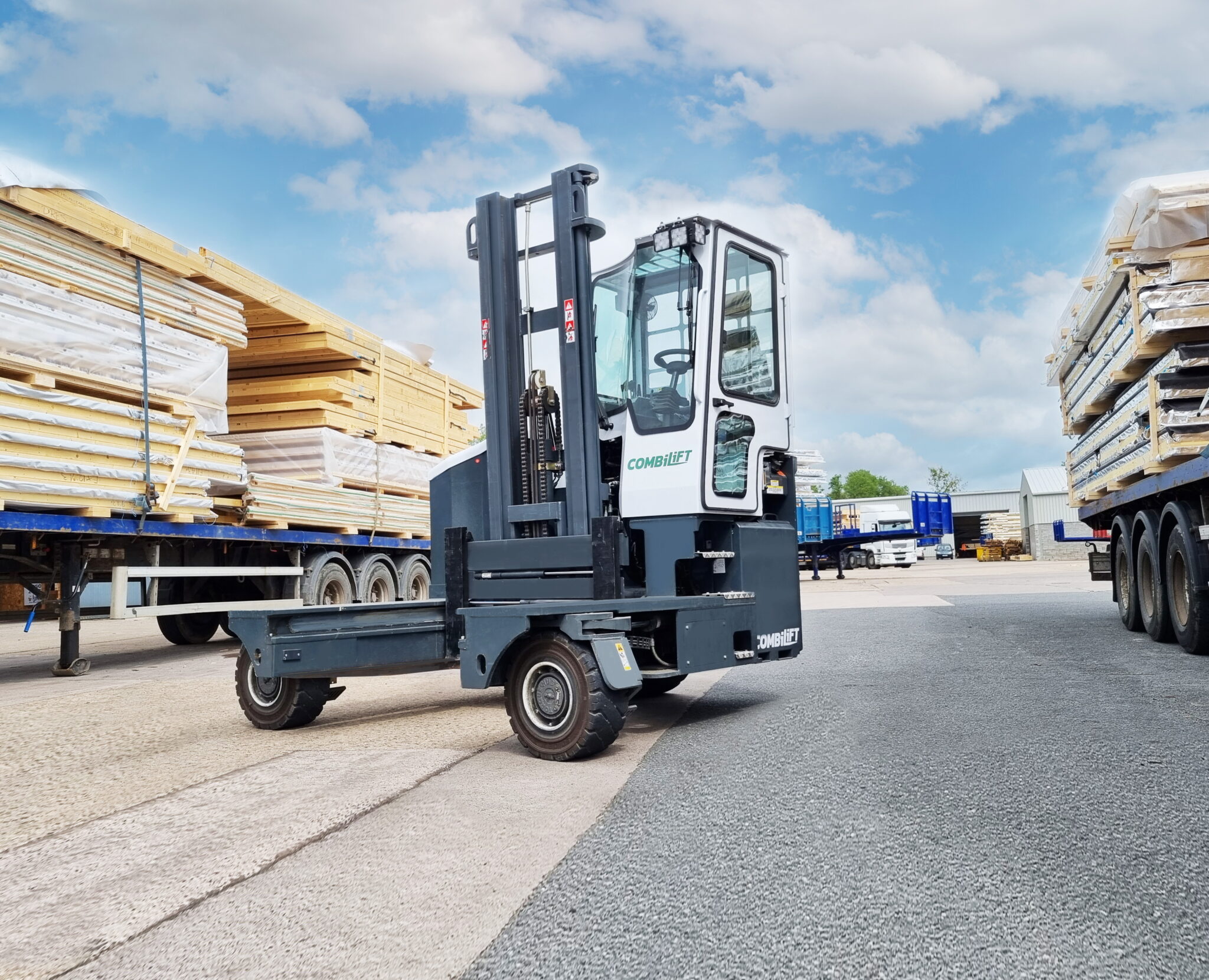 Combilift expands electric range