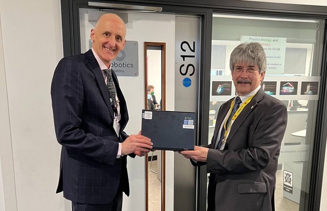 ek robotics donates laptops to local school