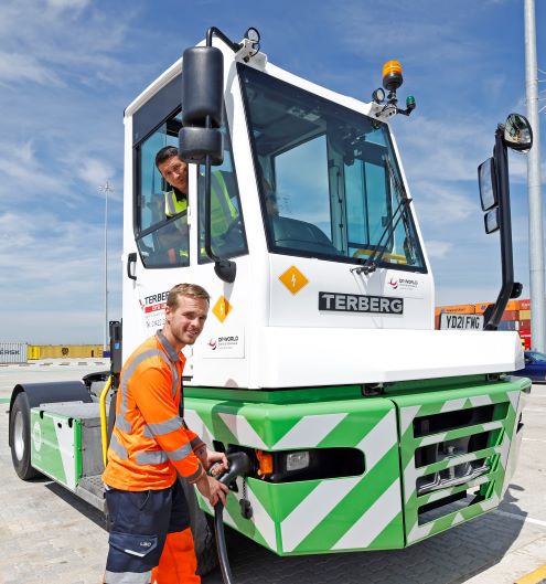 First all-electric terminal tractor arrives at British port