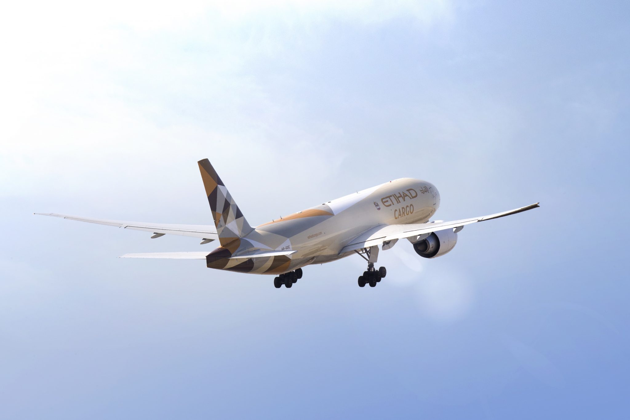 Etihad Cargo Deploys Cargo-Only 787s in Passenger Flight Suspension
