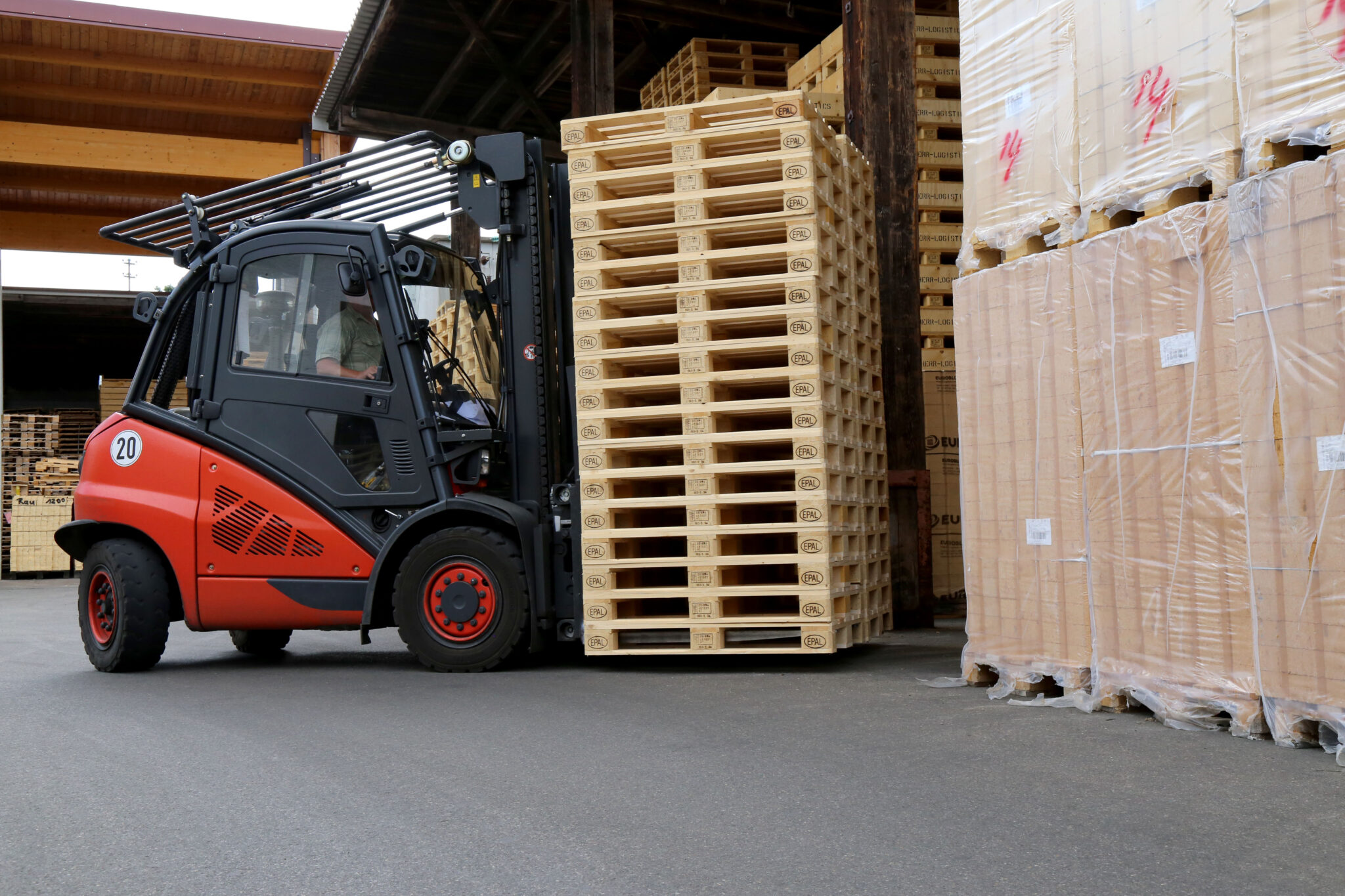 Pallet Sales Grow as Brexit Deadline Approaches