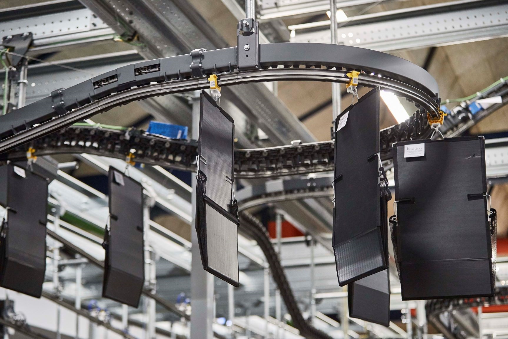 Ferag supplies pouch sorter to Crocs DC