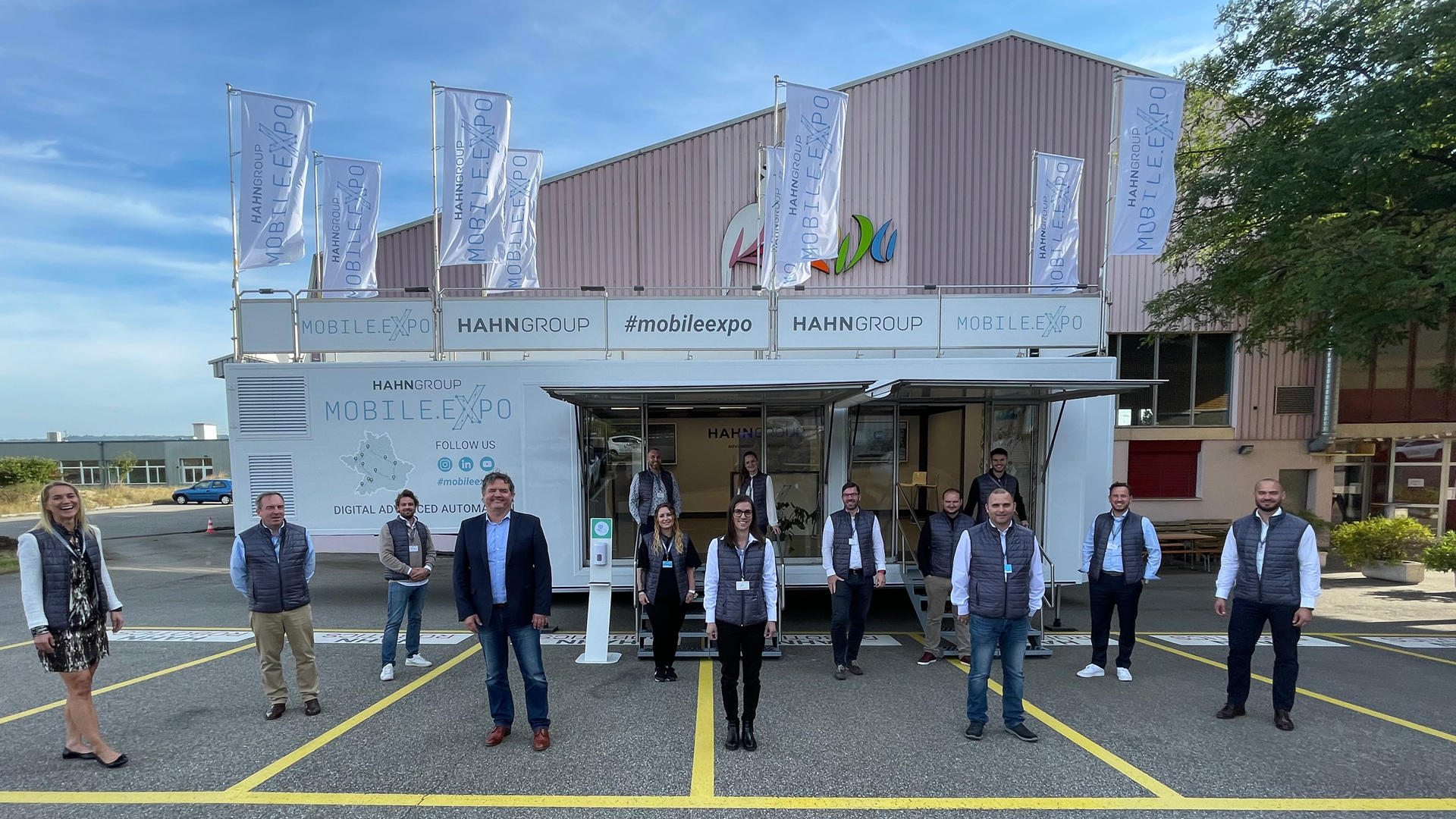 Mobile technological expo tours Europe