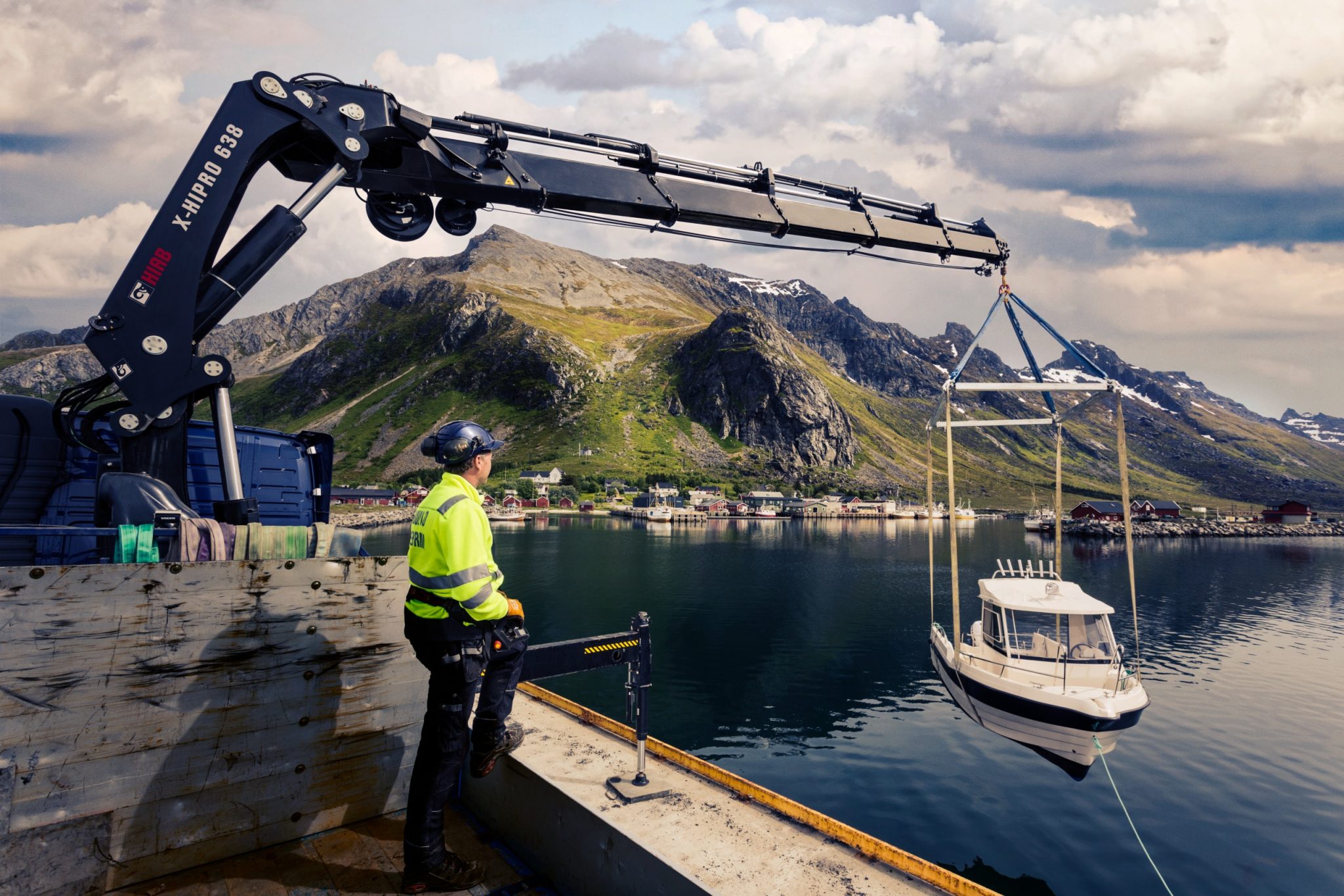 Hiab Kit to Feature Connectivity as Standard From Later This Year