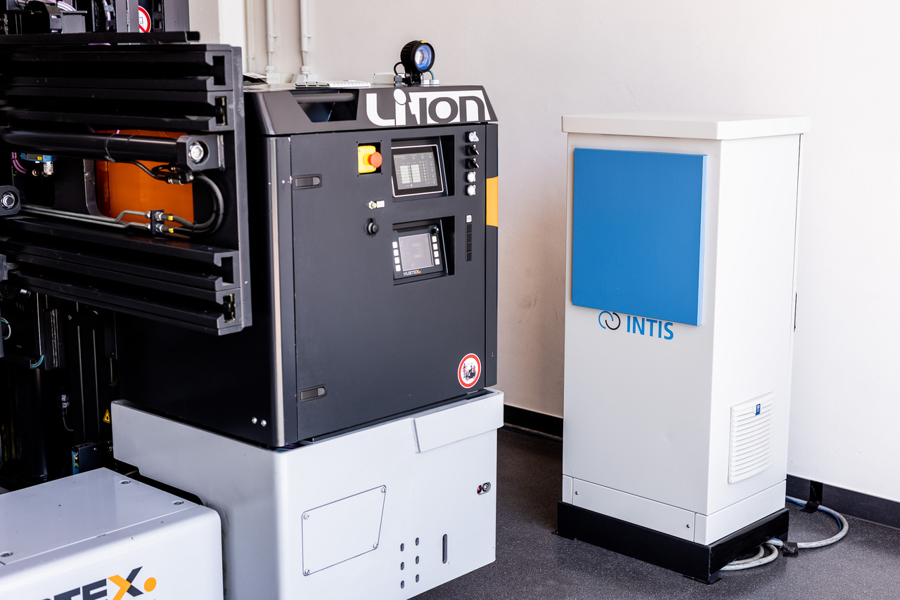 HUBTEX and INTIS launch inductive charging system