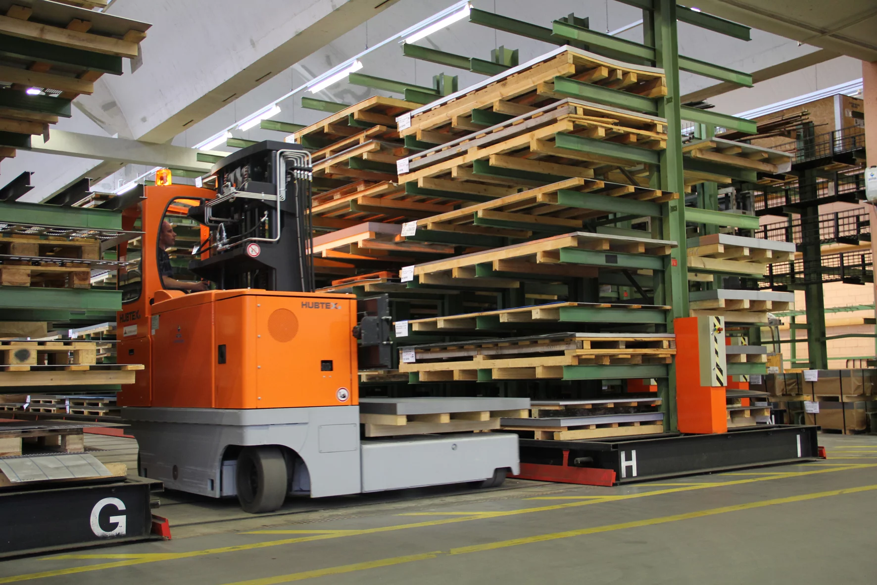 Hubtex to Launch AGV Tailored for Long Load Handling