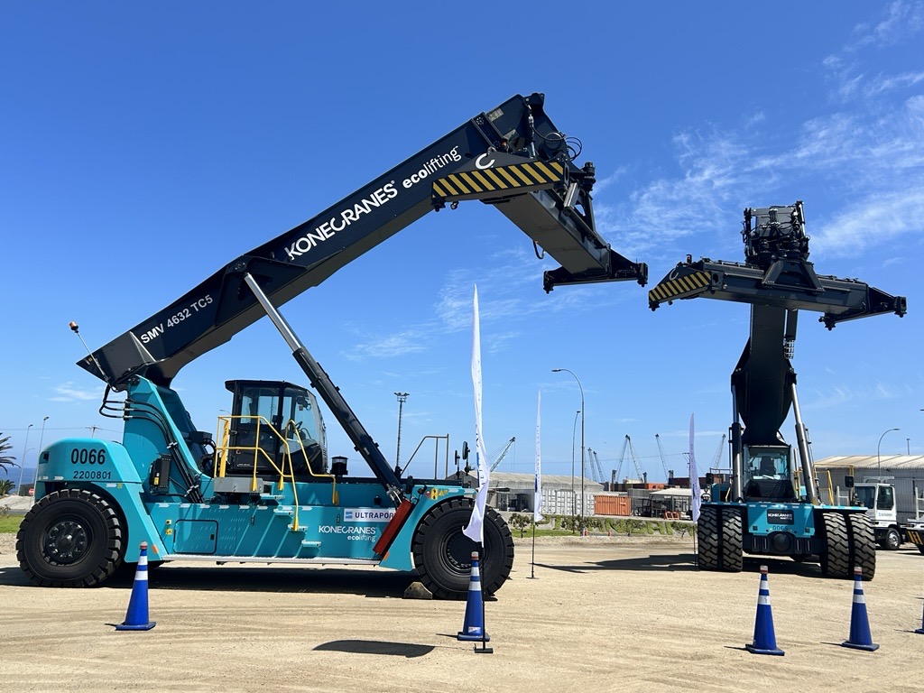 Chile Port Starts Emission Reduction with Reach Stackers