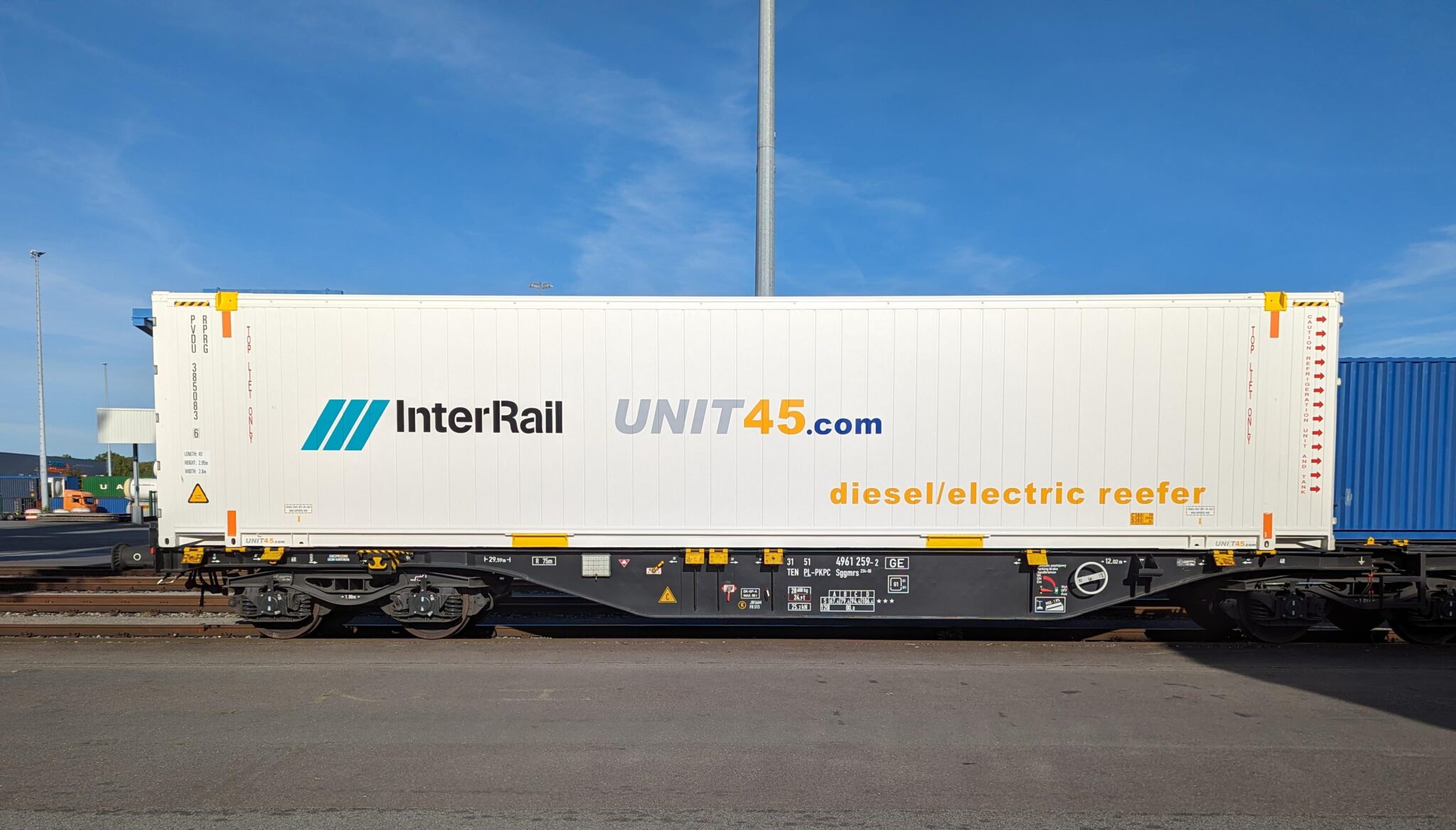 Temperature-controlled Rail Transport between Europe and Asia