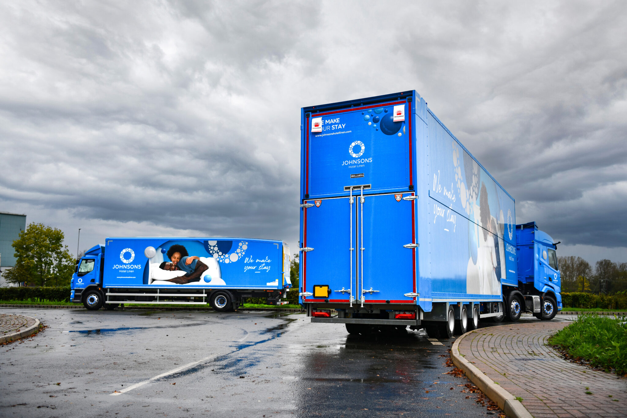 52 Rigids and 3 Double Deck Trailers