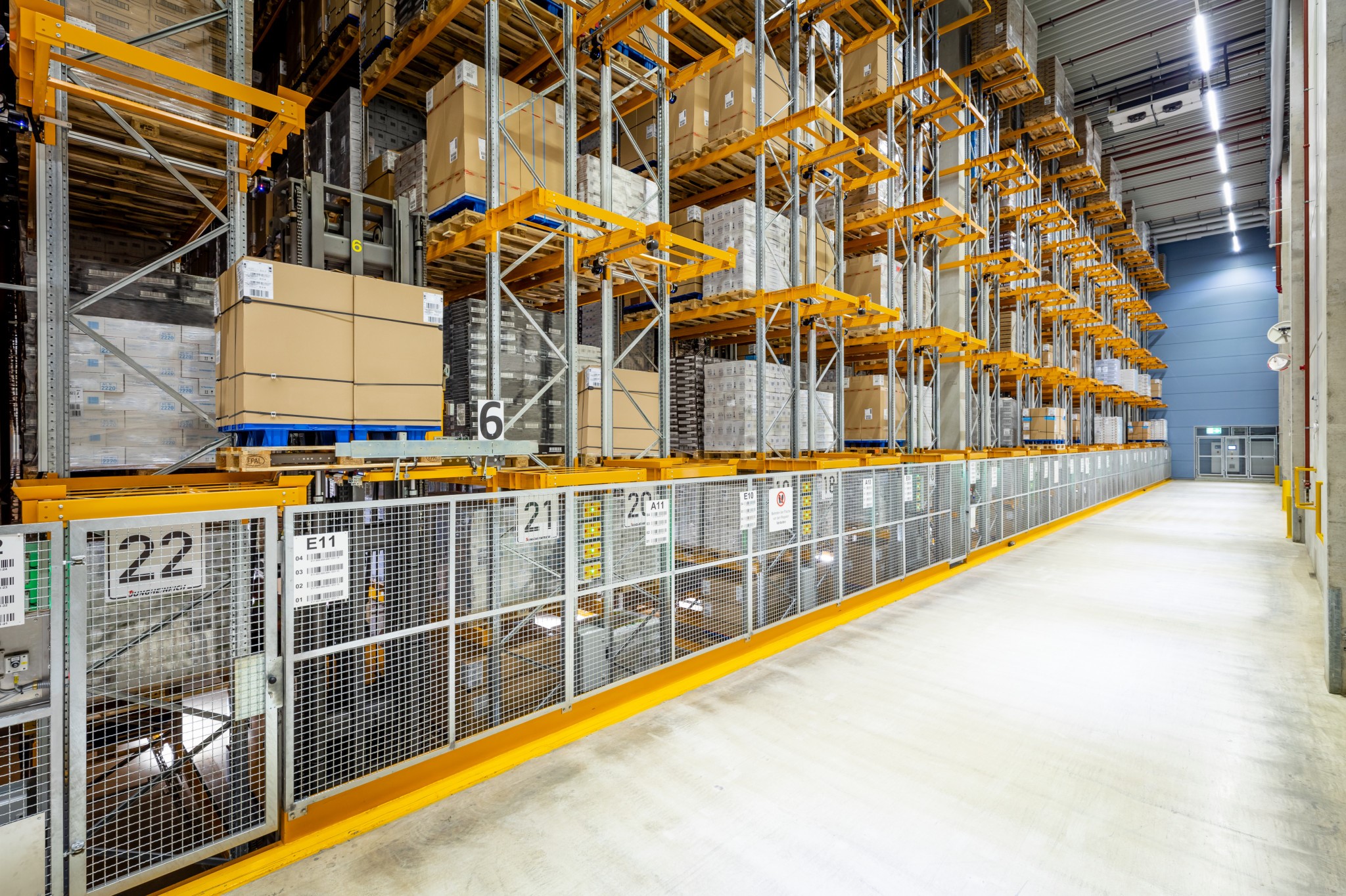 Design-Solution for Warehouse Automation