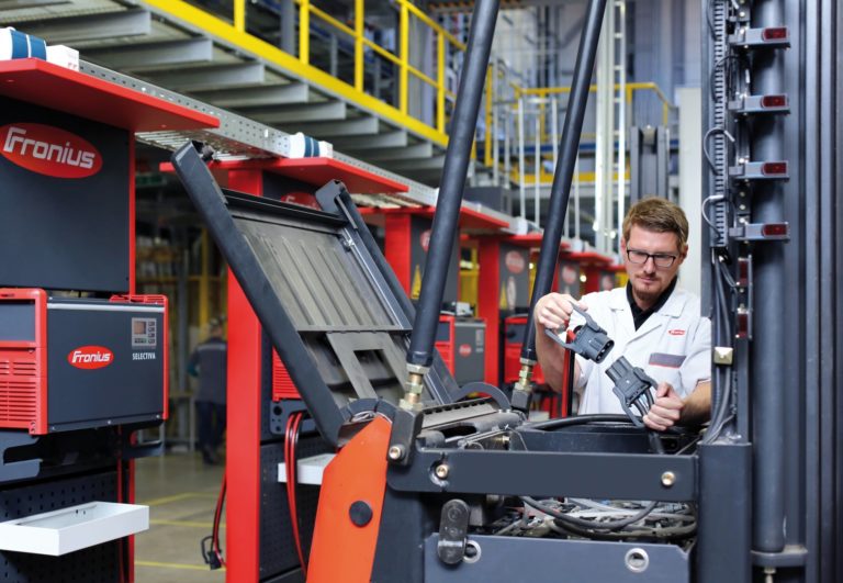Fronius Cost-Optimisation for Forklifts on Show at IMHX