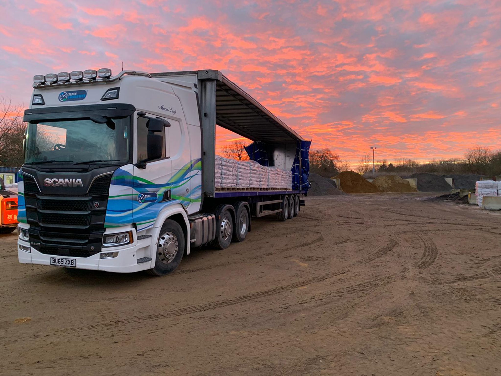 Time Logistics Signs with The Pallet Network